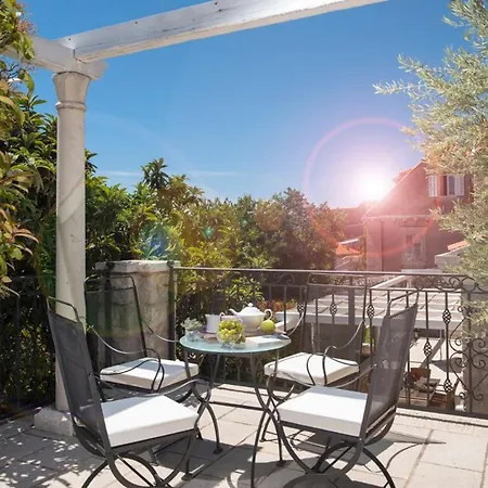 Villa Ploce Sleeps 8 Pool Air Con Wifi *
